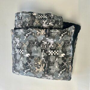 Strictly Wild Medium Blanket - Black & Camo Quad